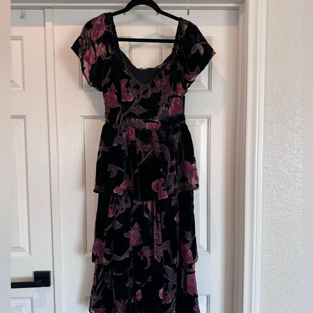 Lulus midi dress (size: medium) - Picture 2 of 3